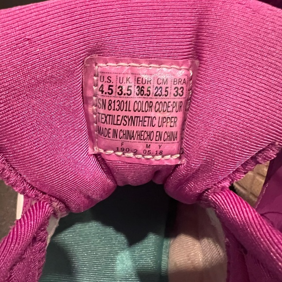 Skechers Women Walking Tennis Shoes size: US:4.5” . Imported from China - Picture 5 of 6